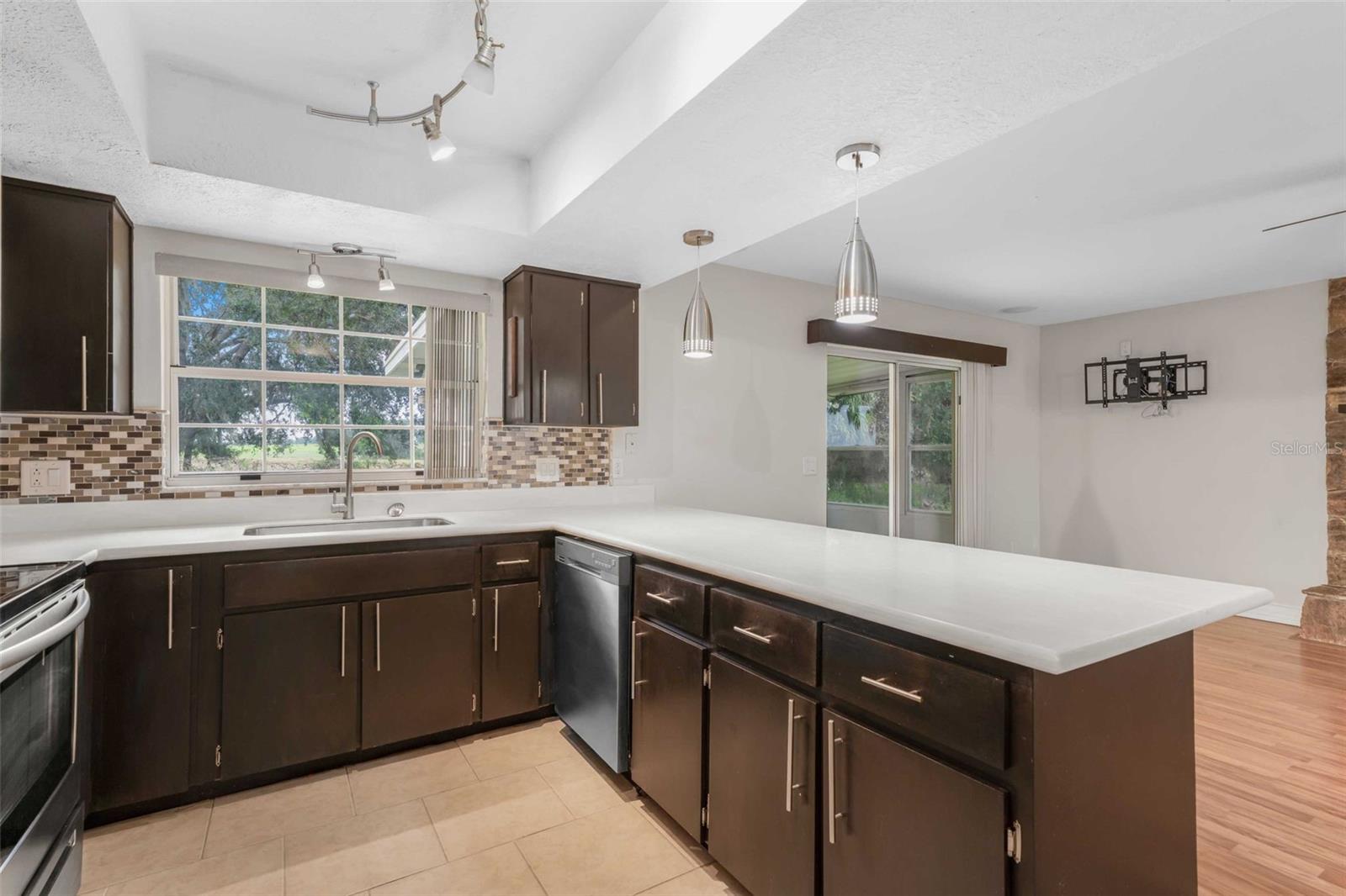 CONNELL LAKE ESTATES - Residential