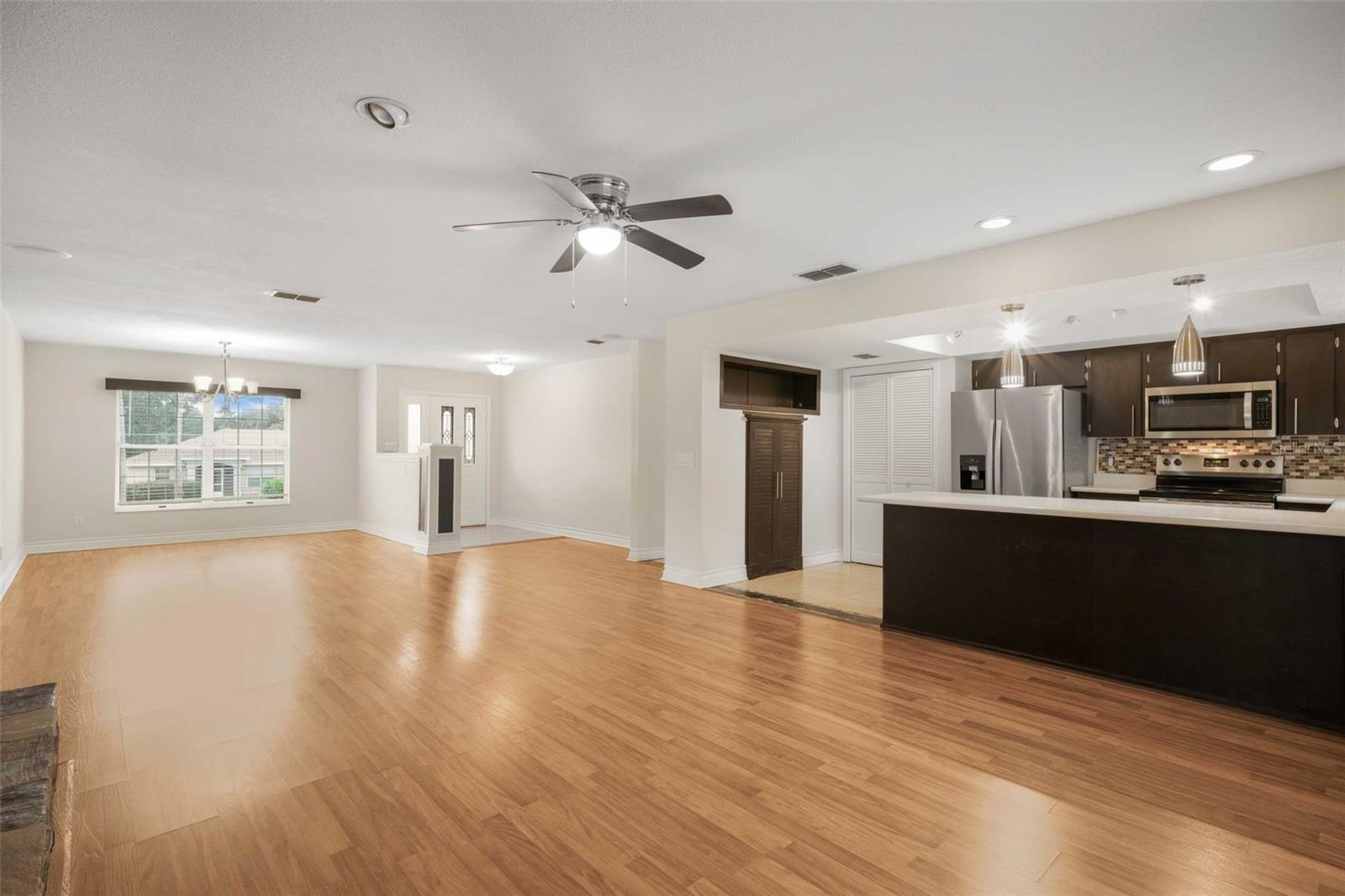 CONNELL LAKE ESTATES - Residential