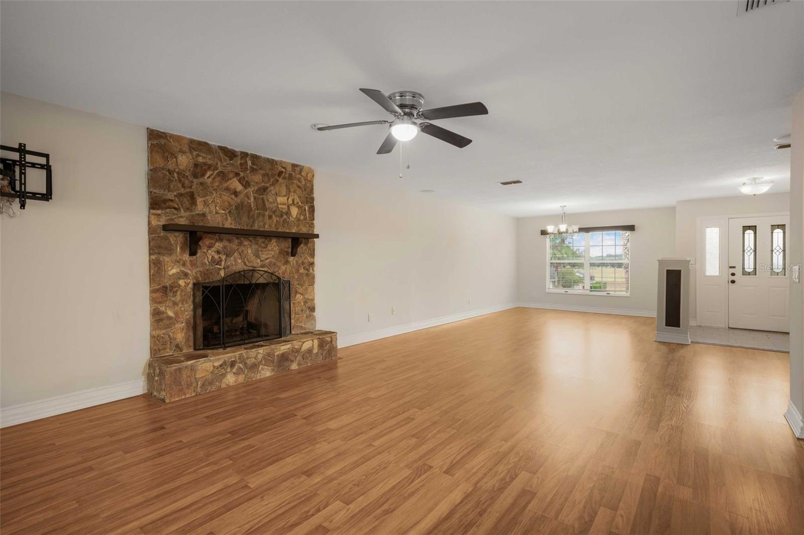 CONNELL LAKE ESTATES - Residential