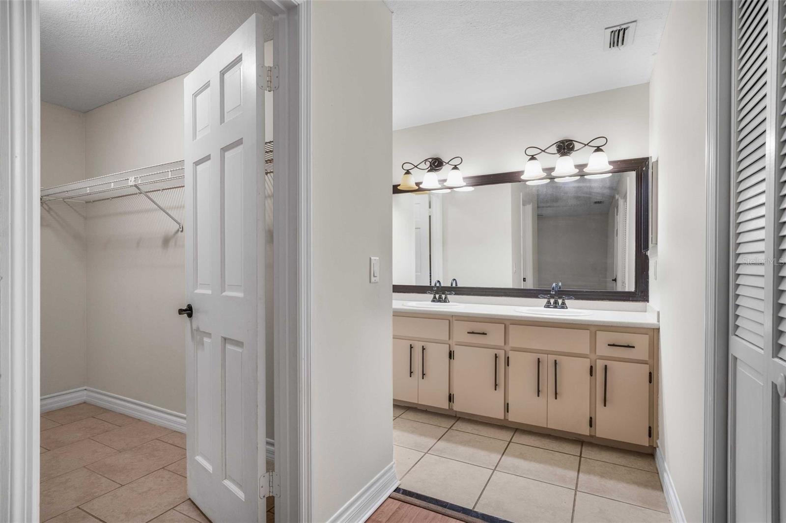 CONNELL LAKE ESTATES - Residential