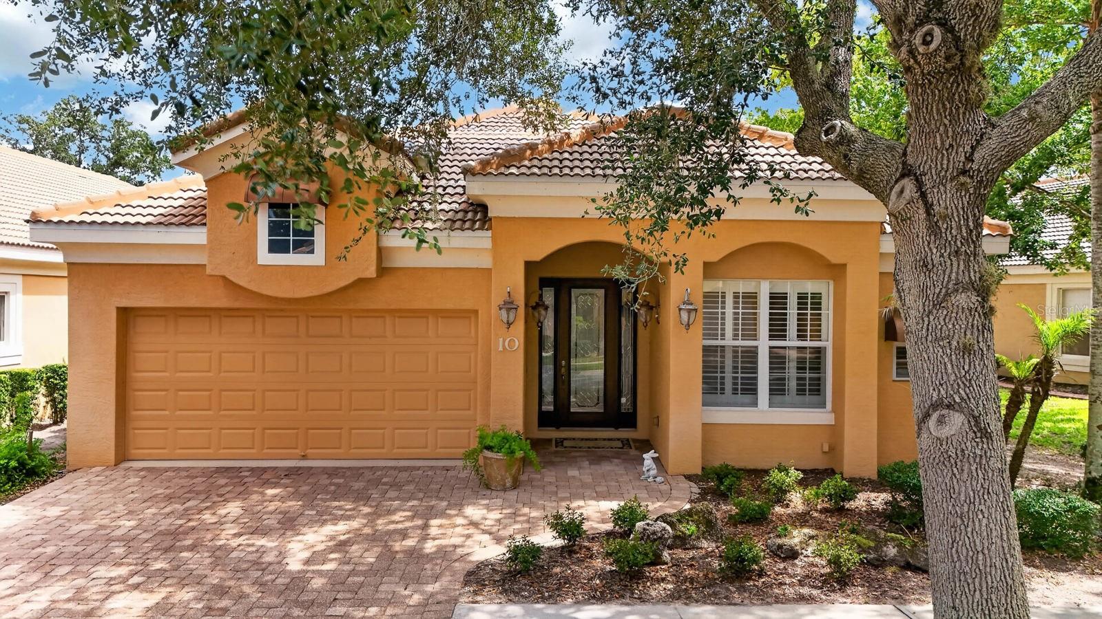 10 LAKESIDE WAY