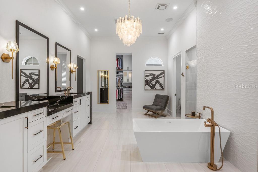 KEENES POINTE - Residential