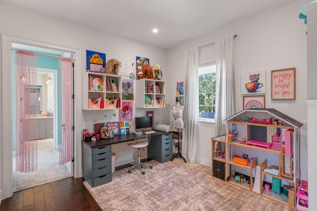 KEENES POINTE - Residential