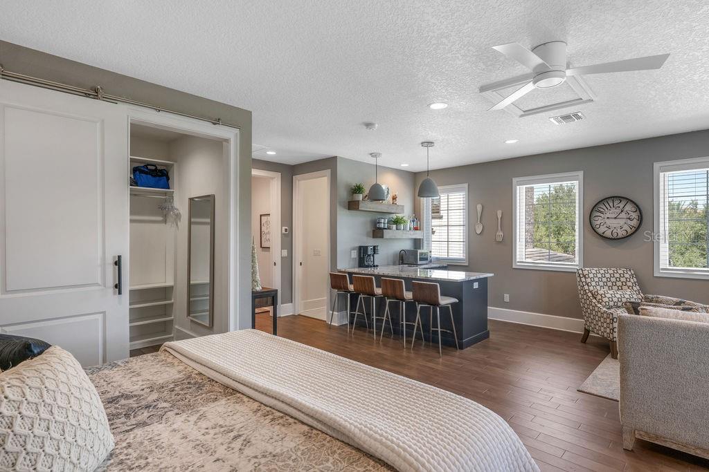 KEENES POINTE - Residential