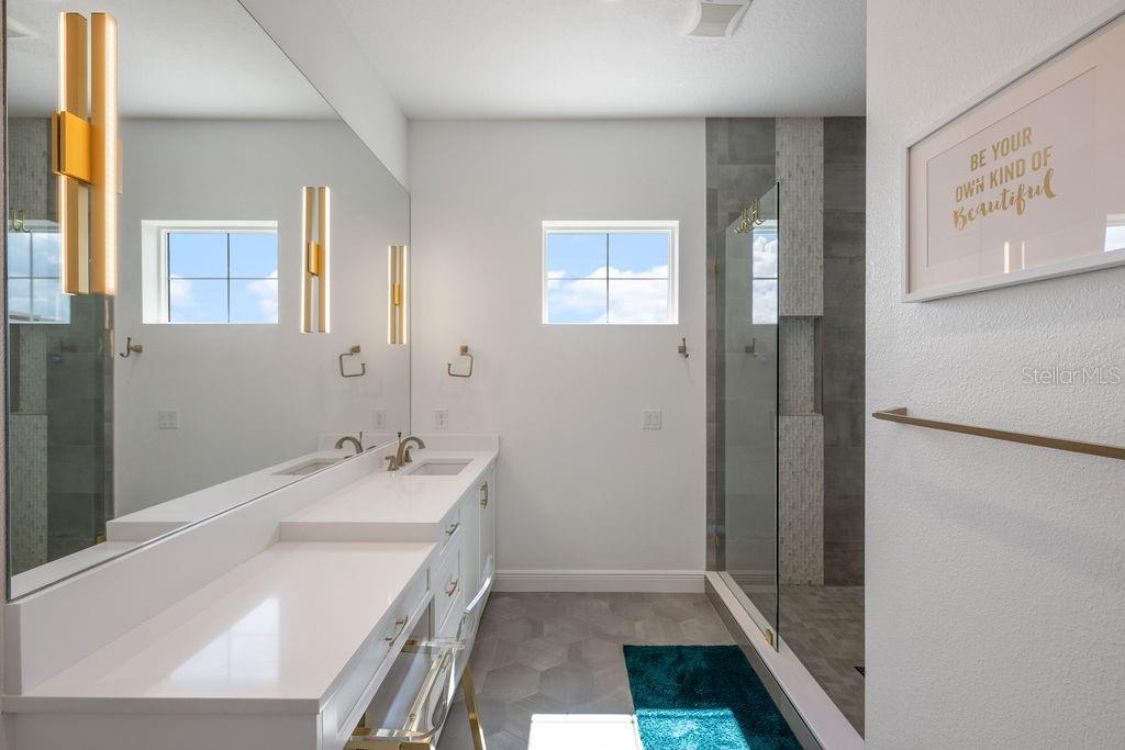 KEENES POINTE - Residential