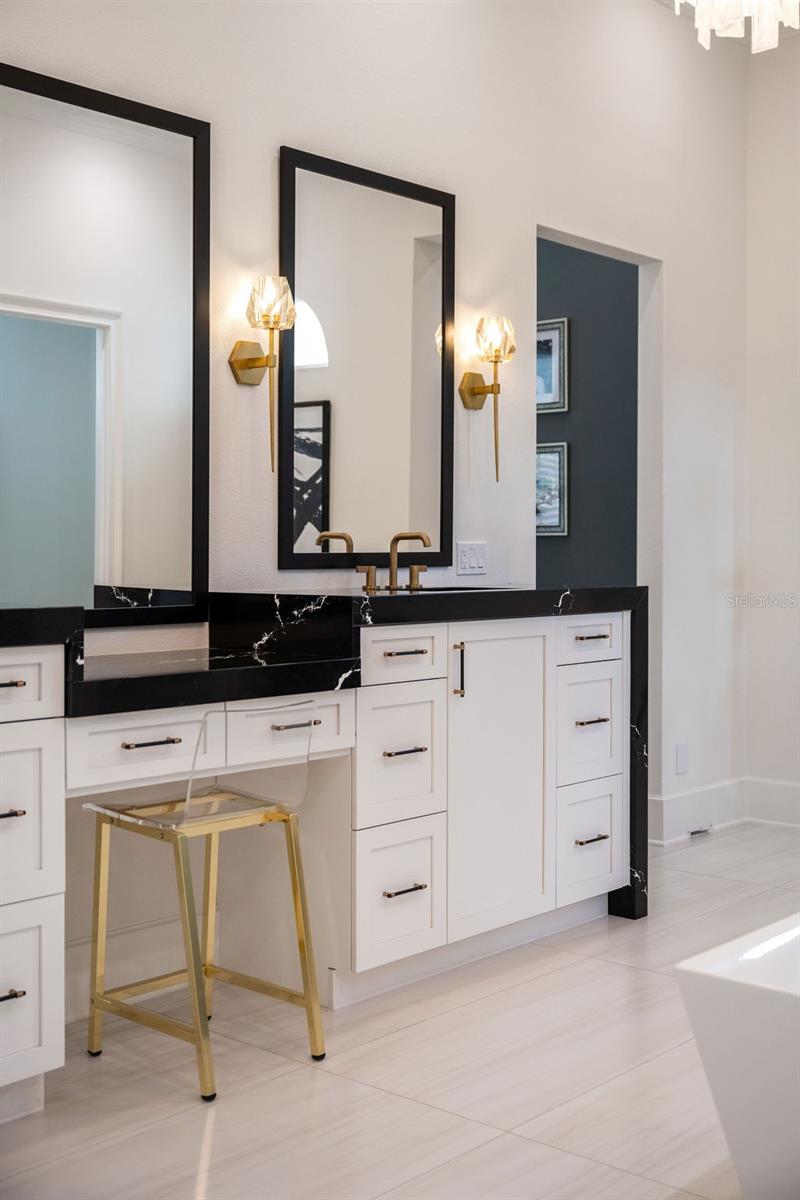 KEENES POINTE - Residential