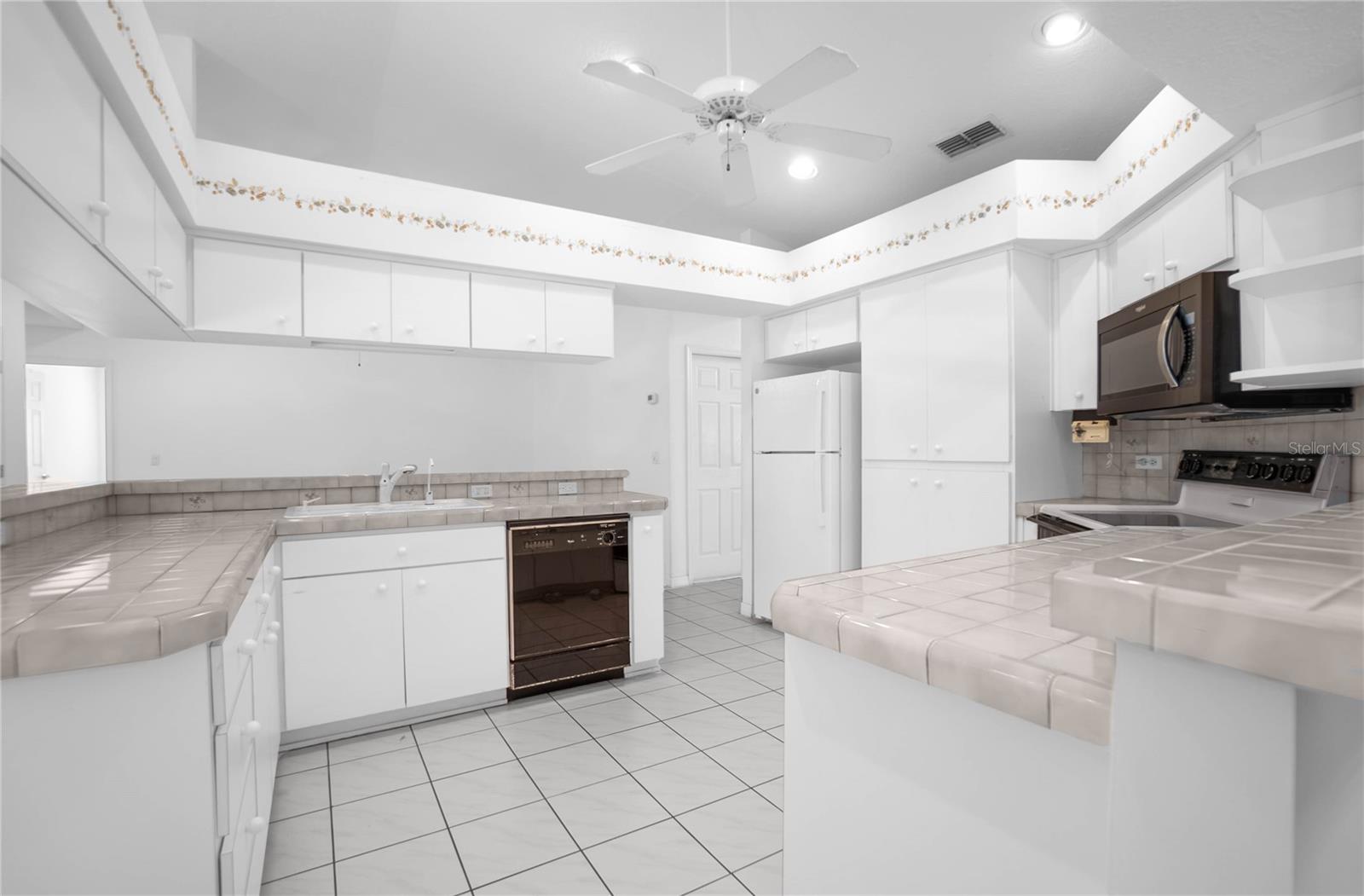 CAMBRIDGE GREENS CITRUS HILLS - Residential