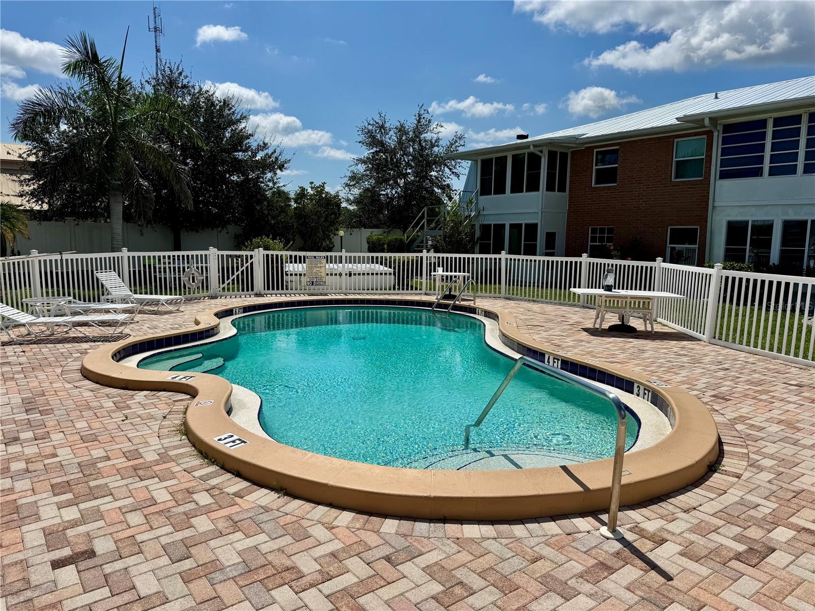 EDGEWATER MANOR - Residential