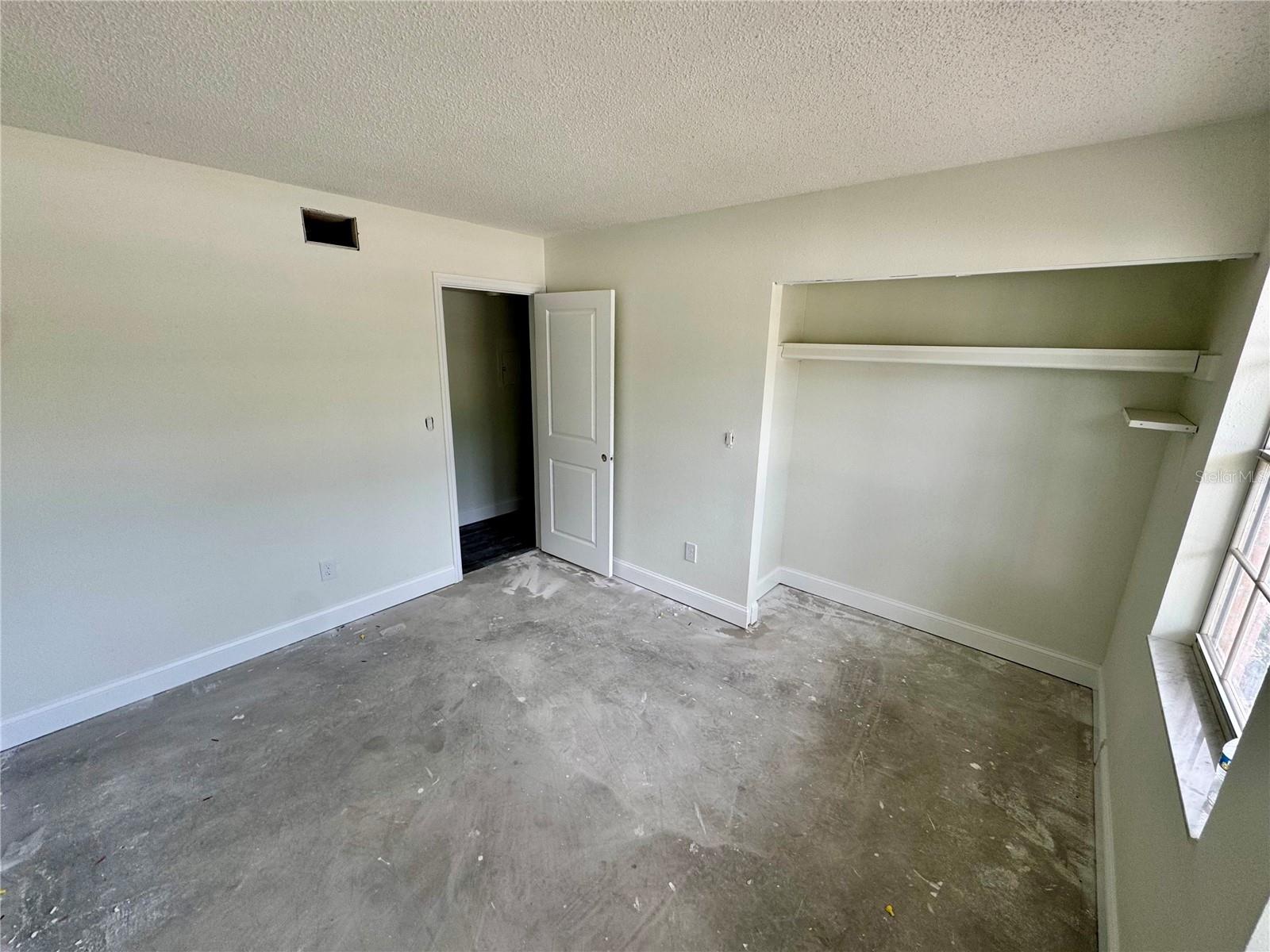 EDGEWATER MANOR - Residential