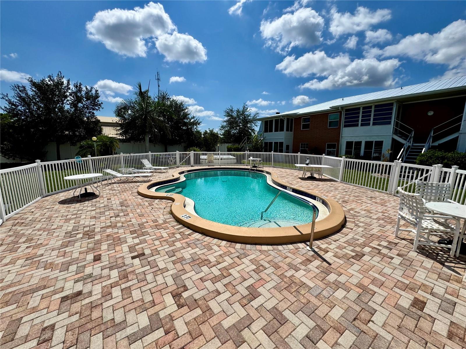 EDGEWATER MANOR - Residential