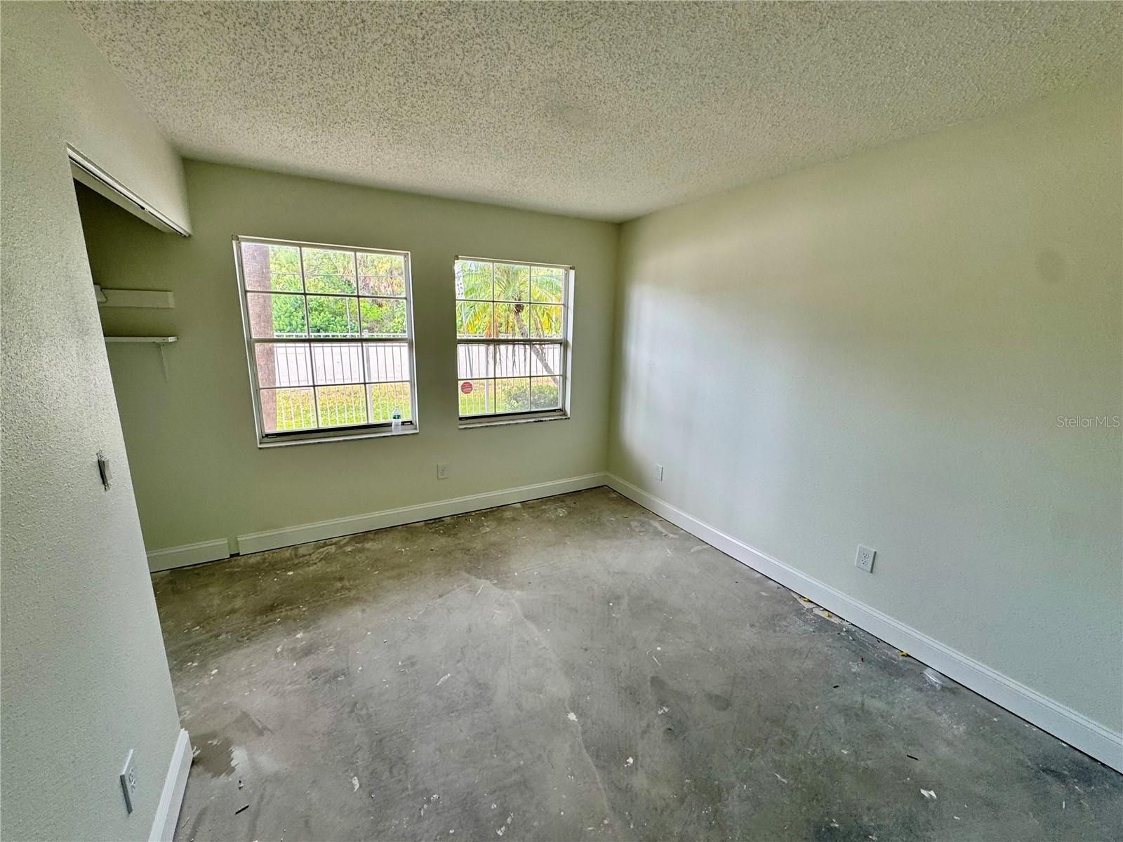 EDGEWATER MANOR - Residential