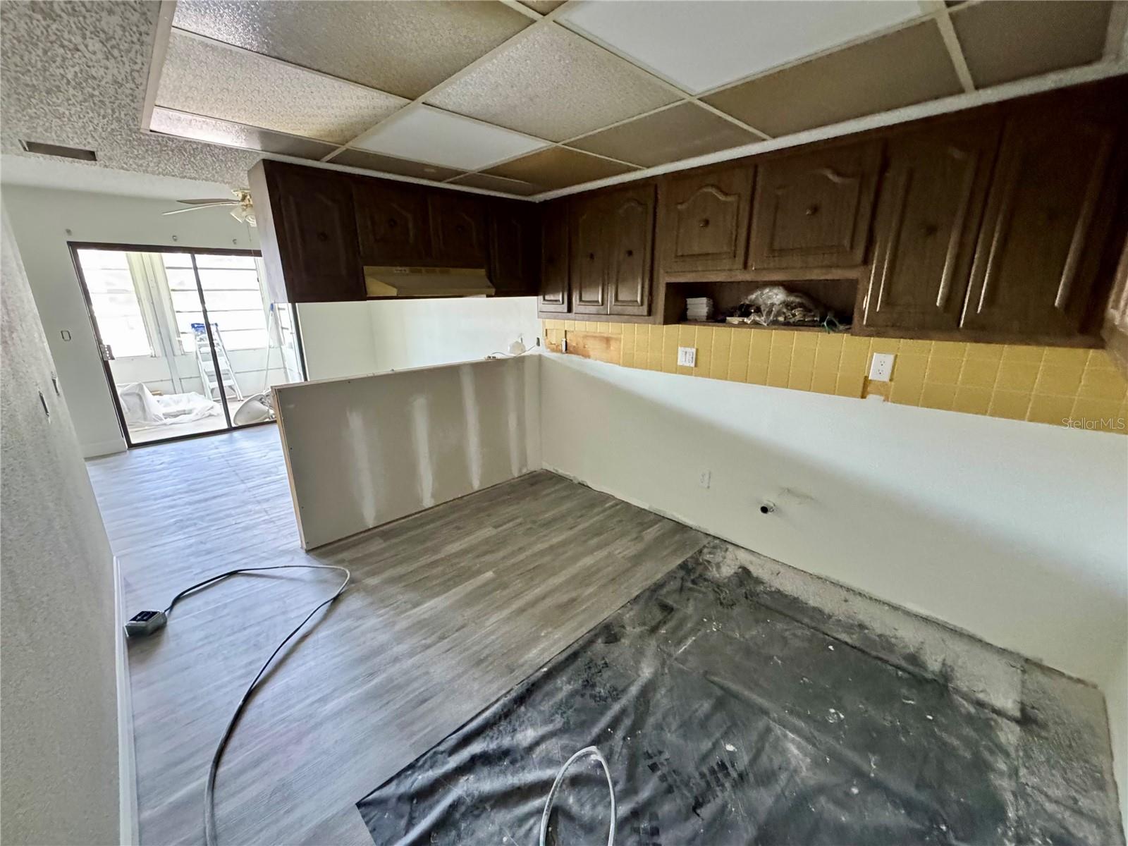 EDGEWATER MANOR - Residential