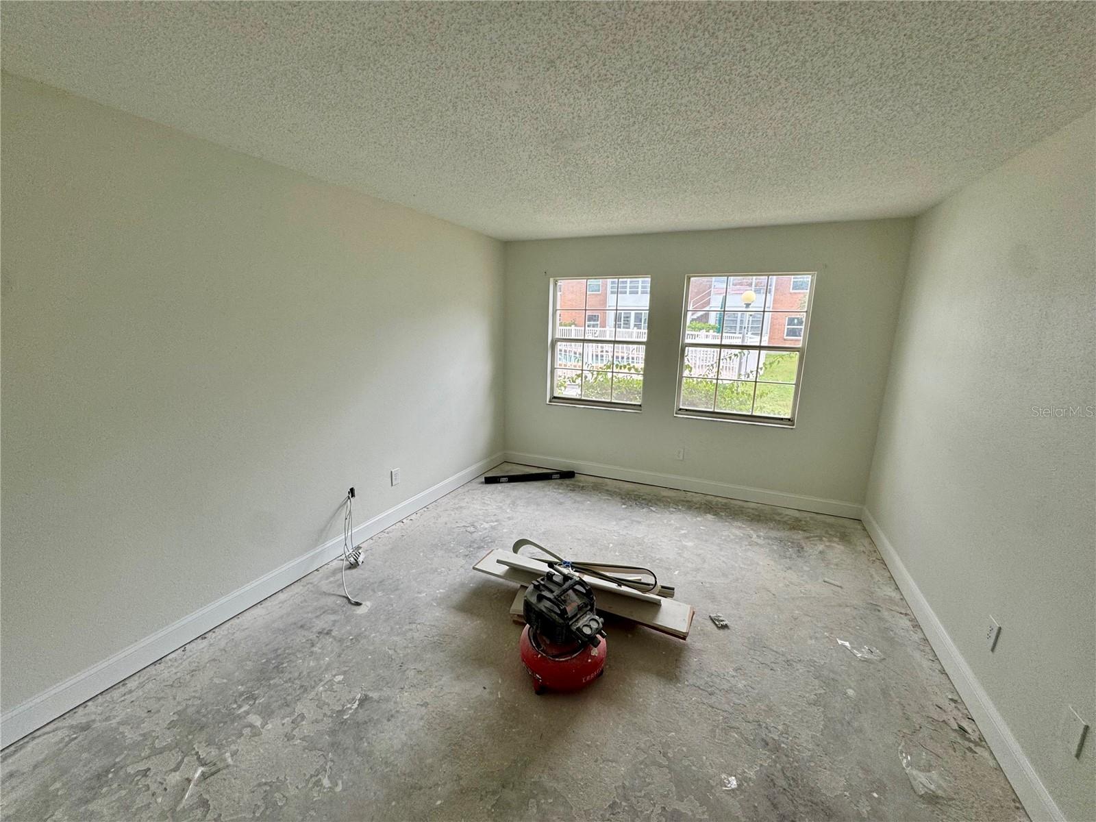 EDGEWATER MANOR - Residential