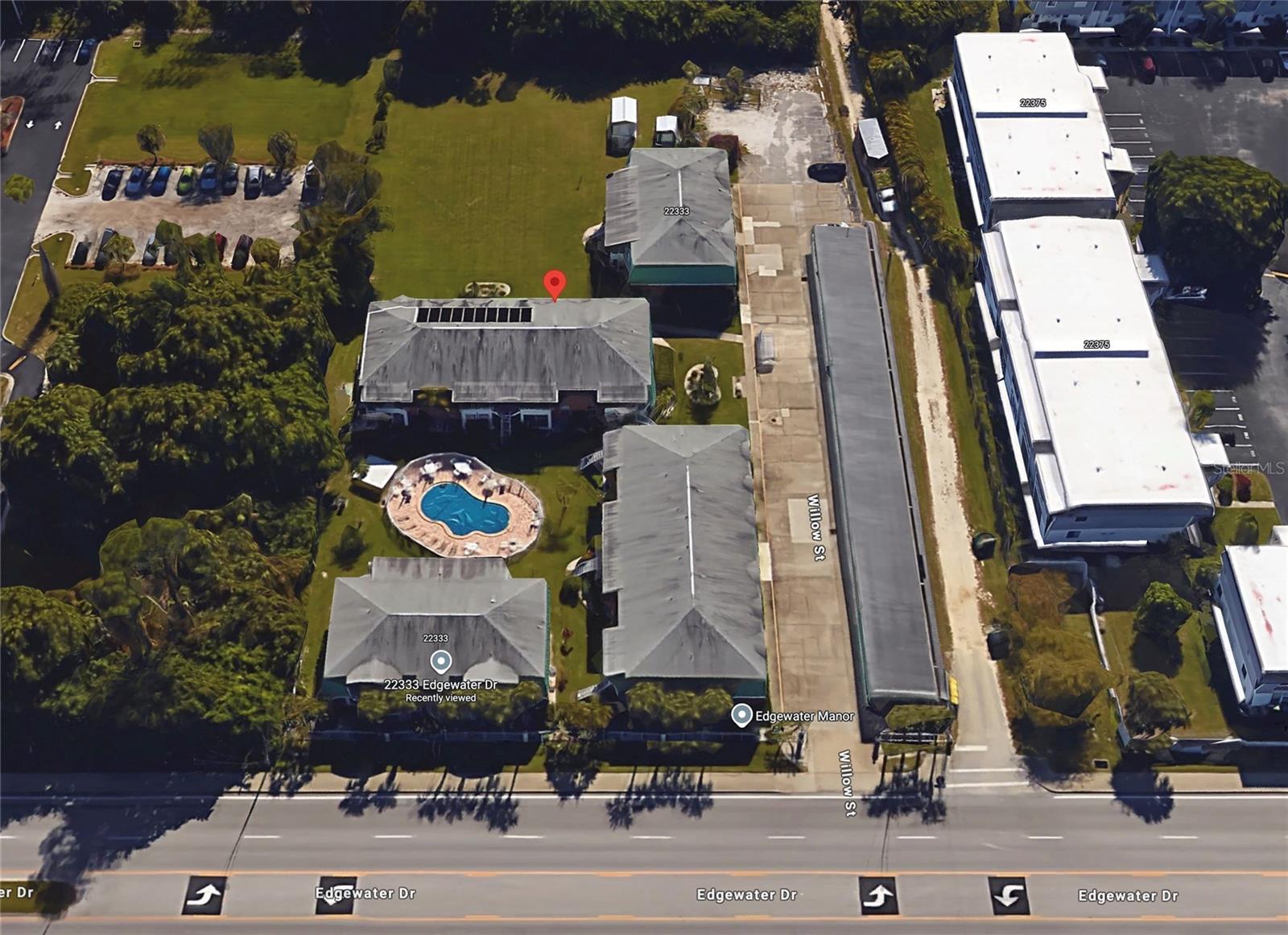 EDGEWATER MANOR - Residential