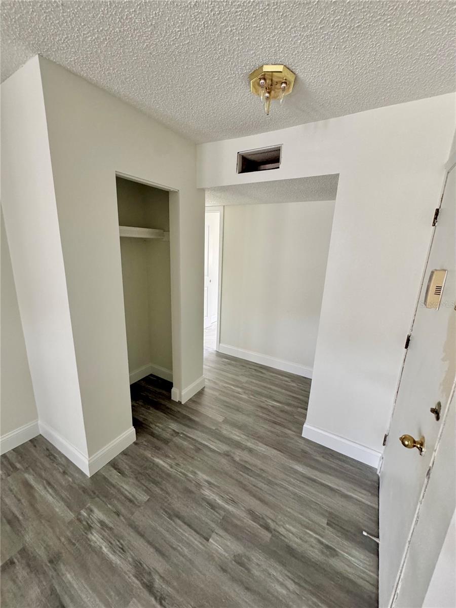 EDGEWATER MANOR - Residential