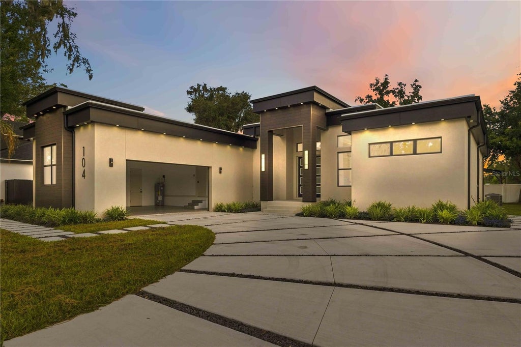 Photo of 104 S Maki Road, Plant City, FL 33563 (MLS # TB8541015)