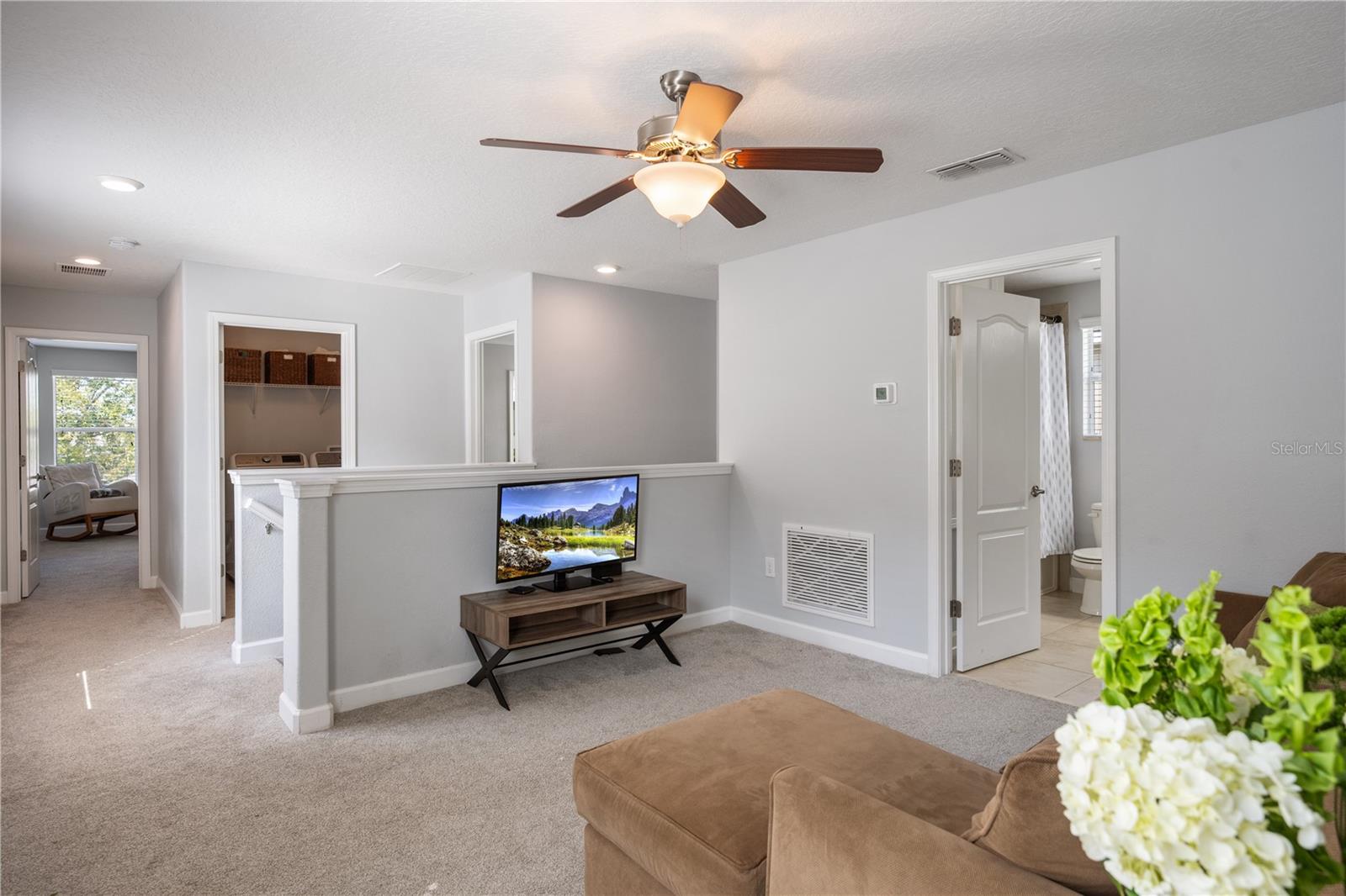 SIGNATURE LAKES - Residential