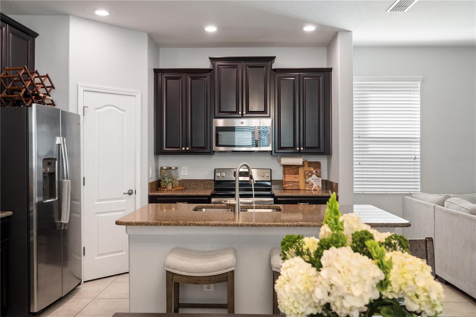 SIGNATURE LAKES - Residential