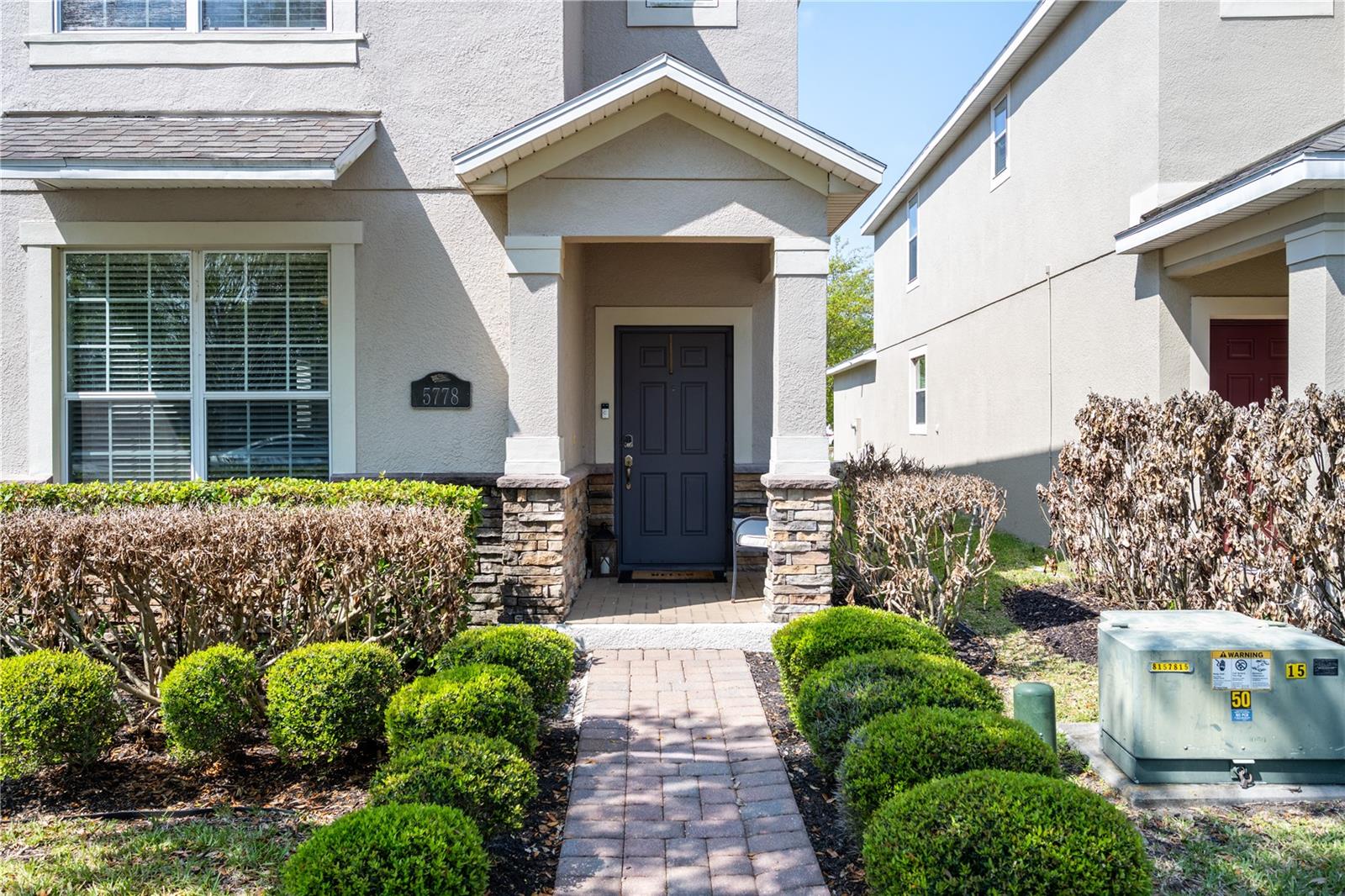 SIGNATURE LAKES - Residential