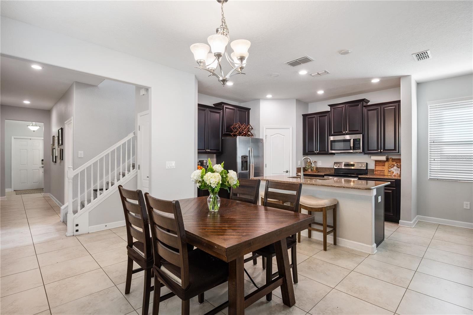 SIGNATURE LAKES - Residential