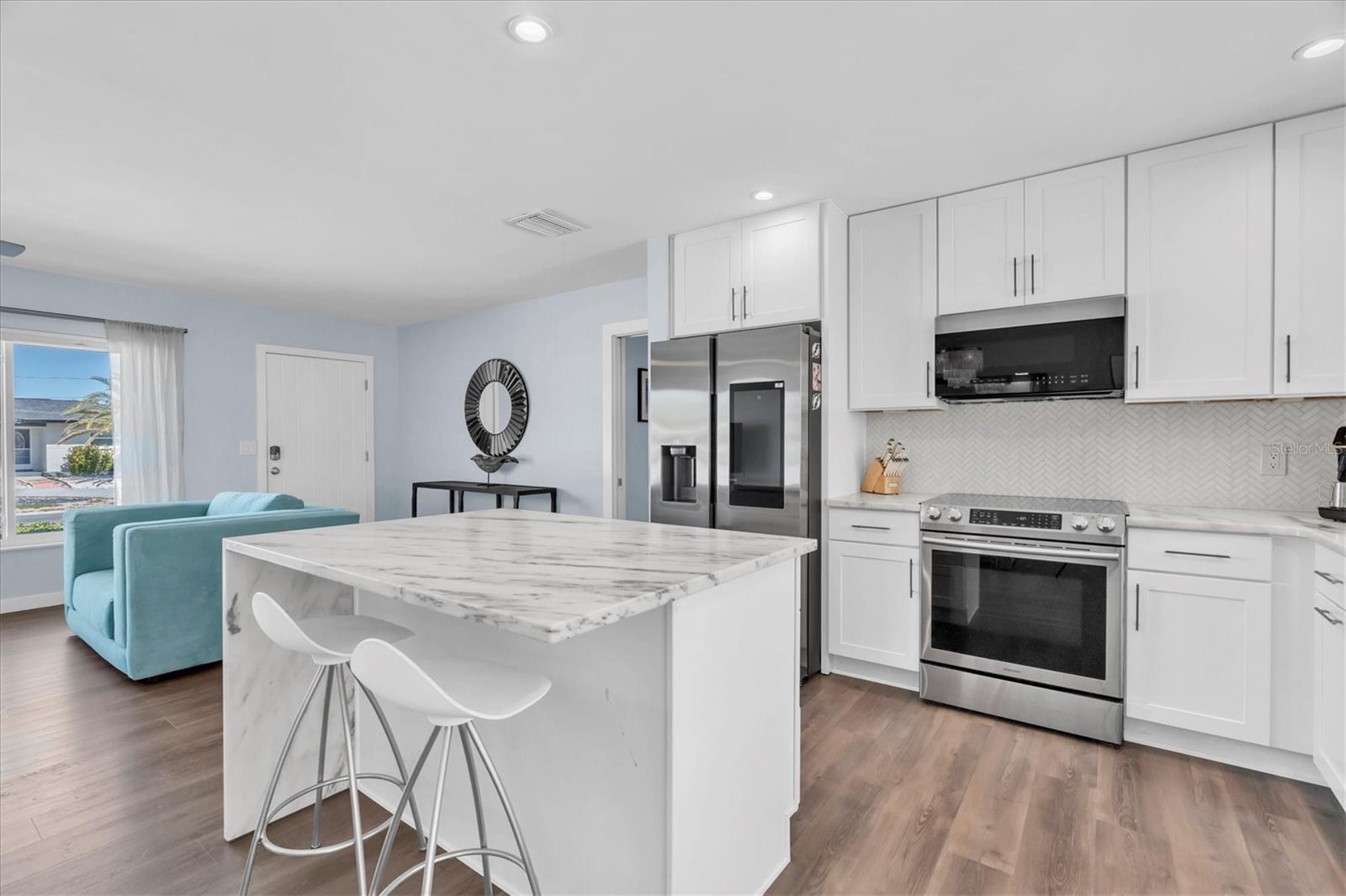 BELLEVUE ESTATES 6TH ADD - Residential Lease