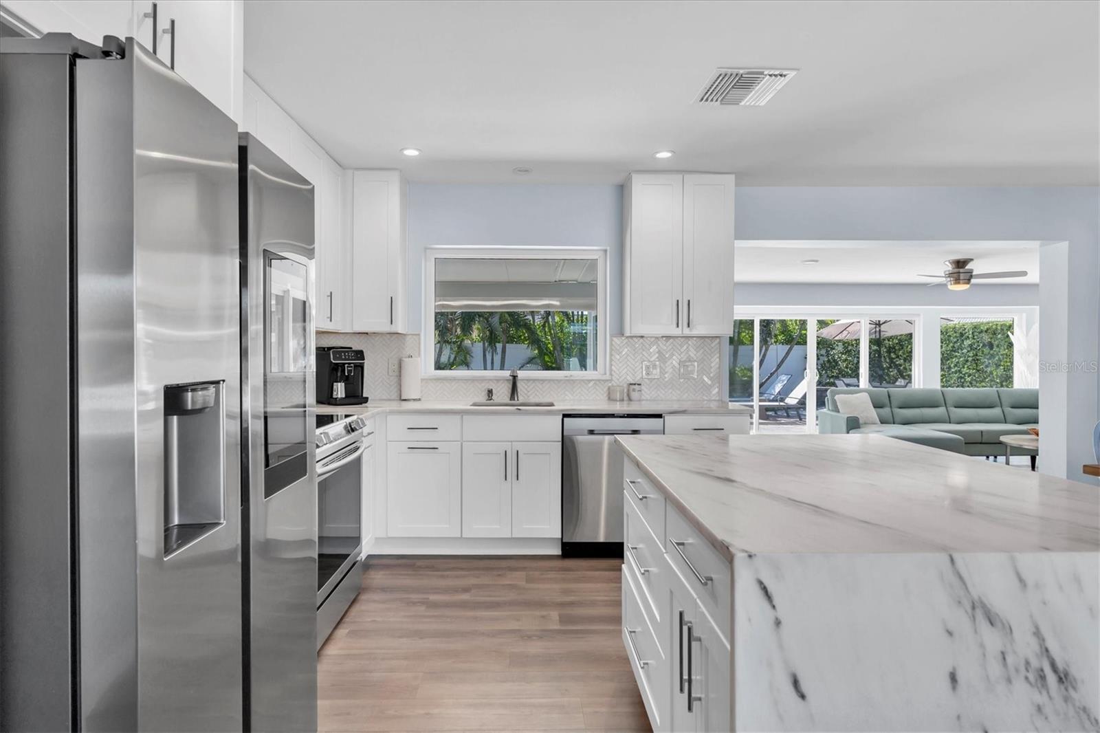 BELLEVUE ESTATES 6TH ADD - Residential Lease