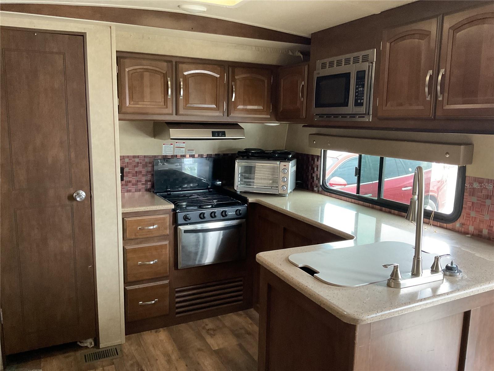 HERE & THERE PALM SHRSS RV RESIDENCE - Residential