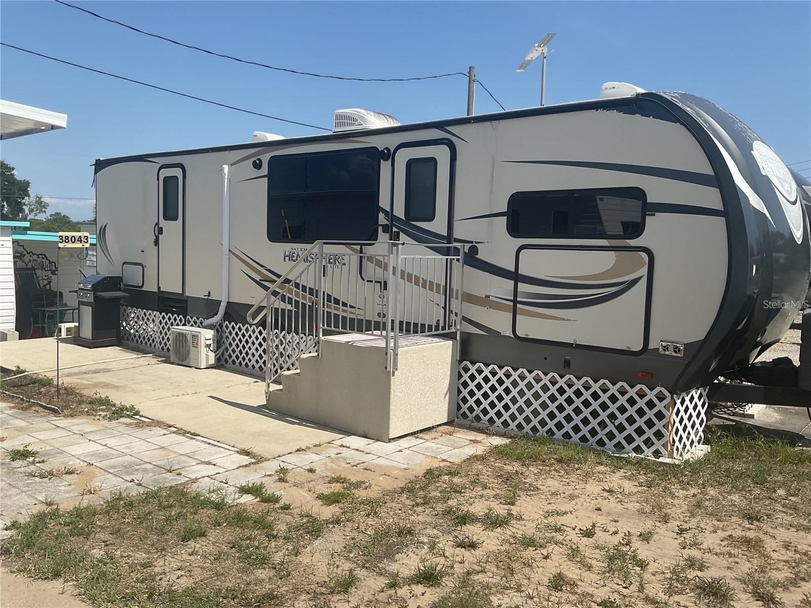 HERE & THERE PALM SHRSS RV RESIDENCE - Residential