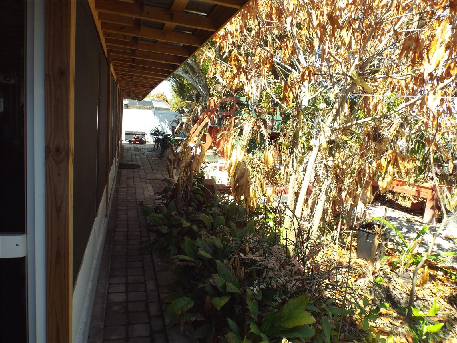 LAUREL RUN AT CRESCENT LAKES - Residential