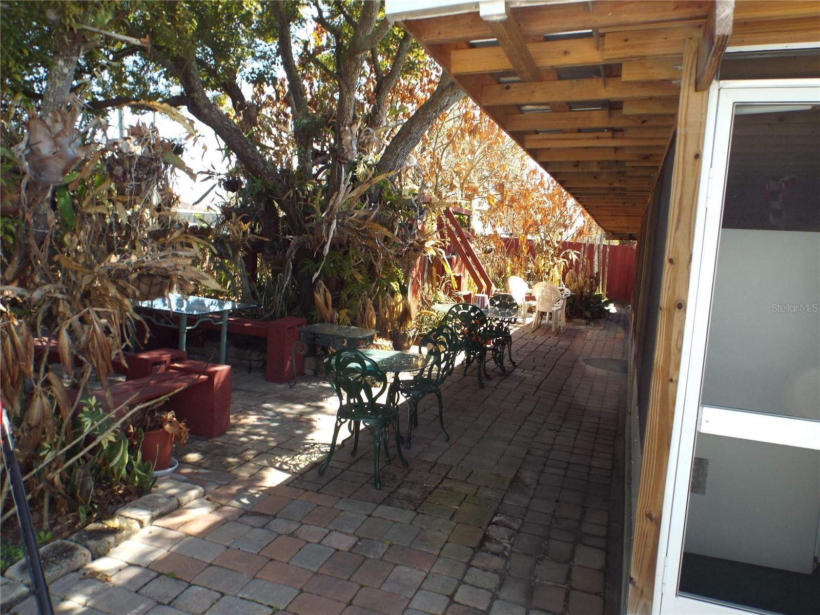 LAUREL RUN AT CRESCENT LAKES - Residential