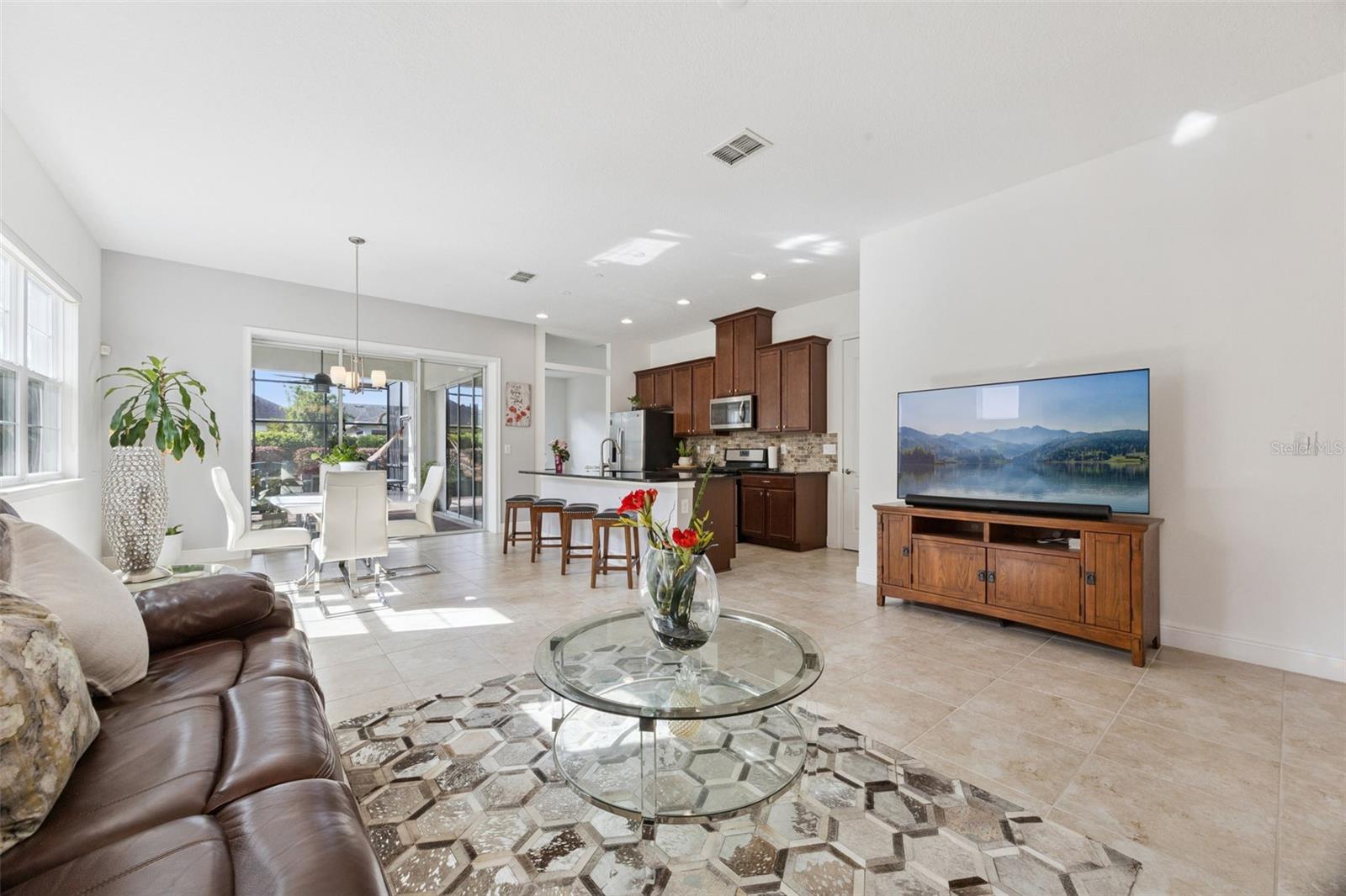 4902 W FOUNTAINWOOD DRIVE