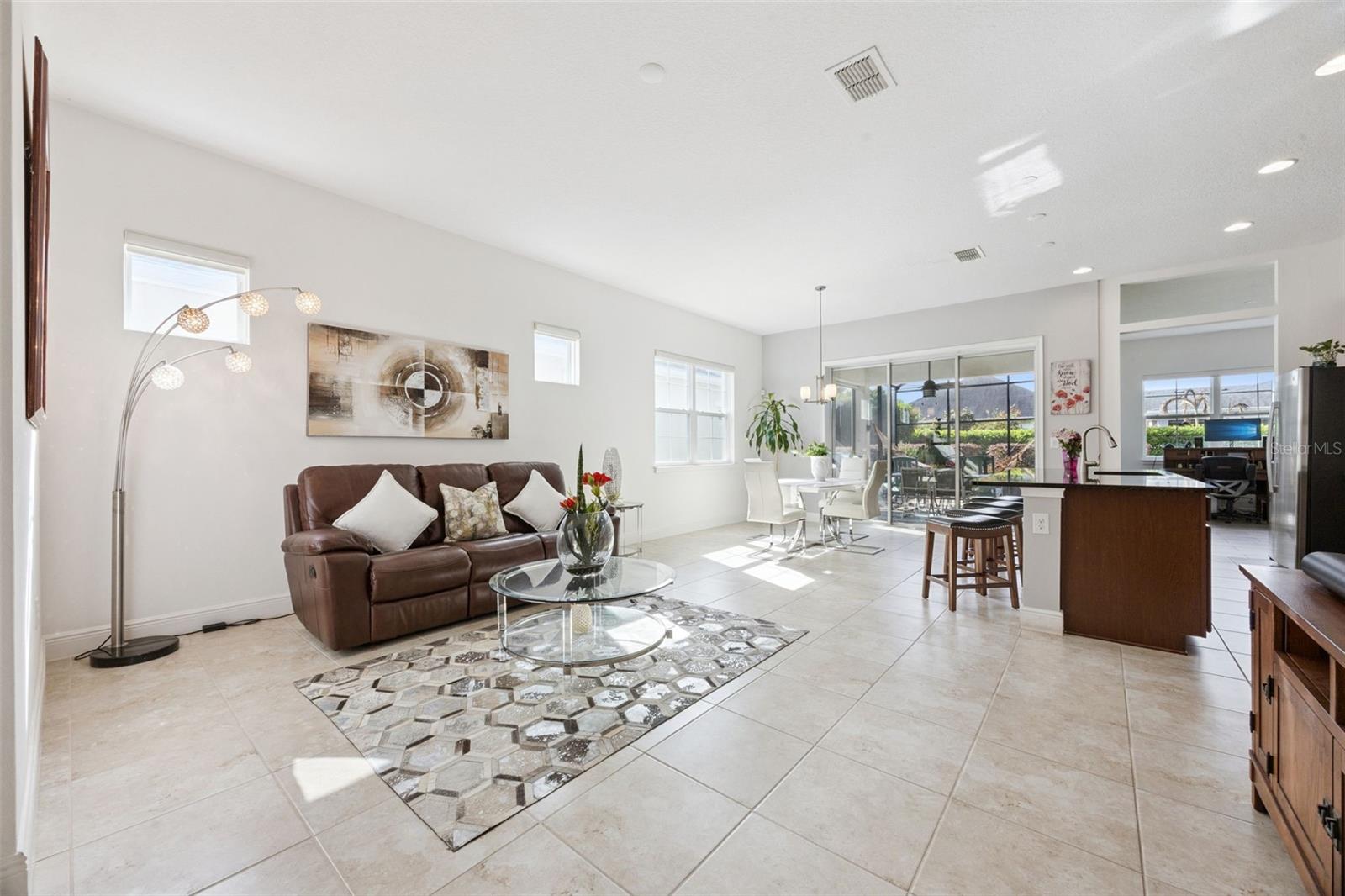 4902 W FOUNTAINWOOD DRIVE