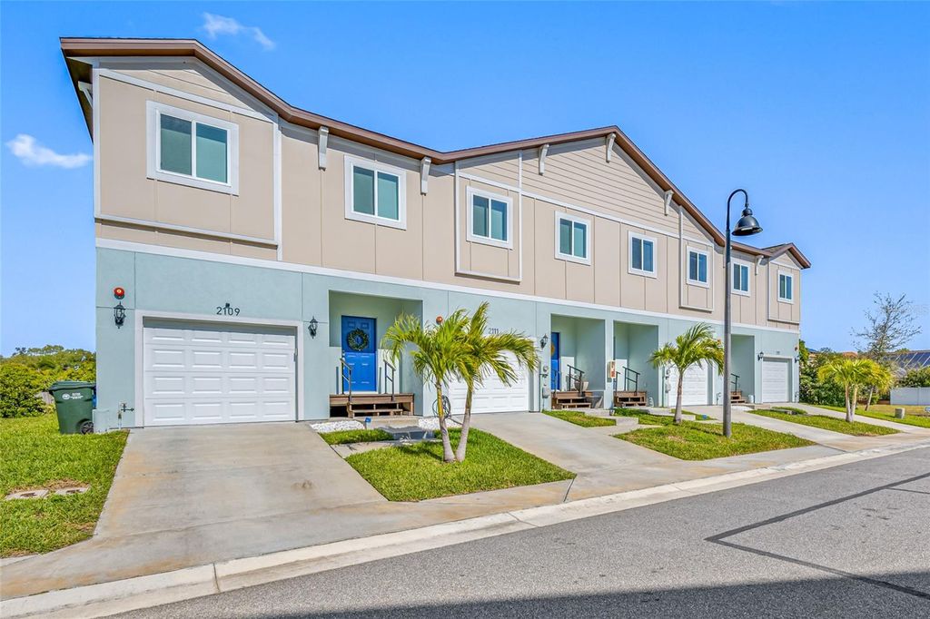 Photo of 2115 Sebring Place, Clearwater, FL 33760 (MLS # TB8481900)