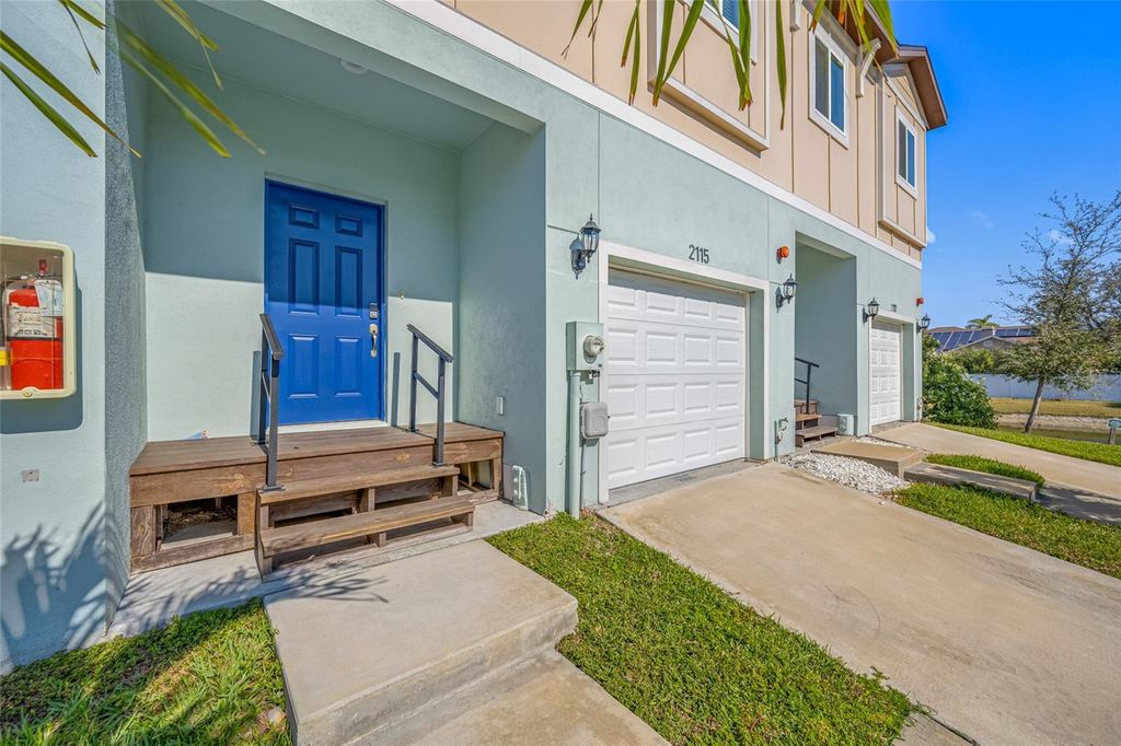 Photo of 2115 Sebring Place, Clearwater, FL 33760 (MLS # TB8481900)