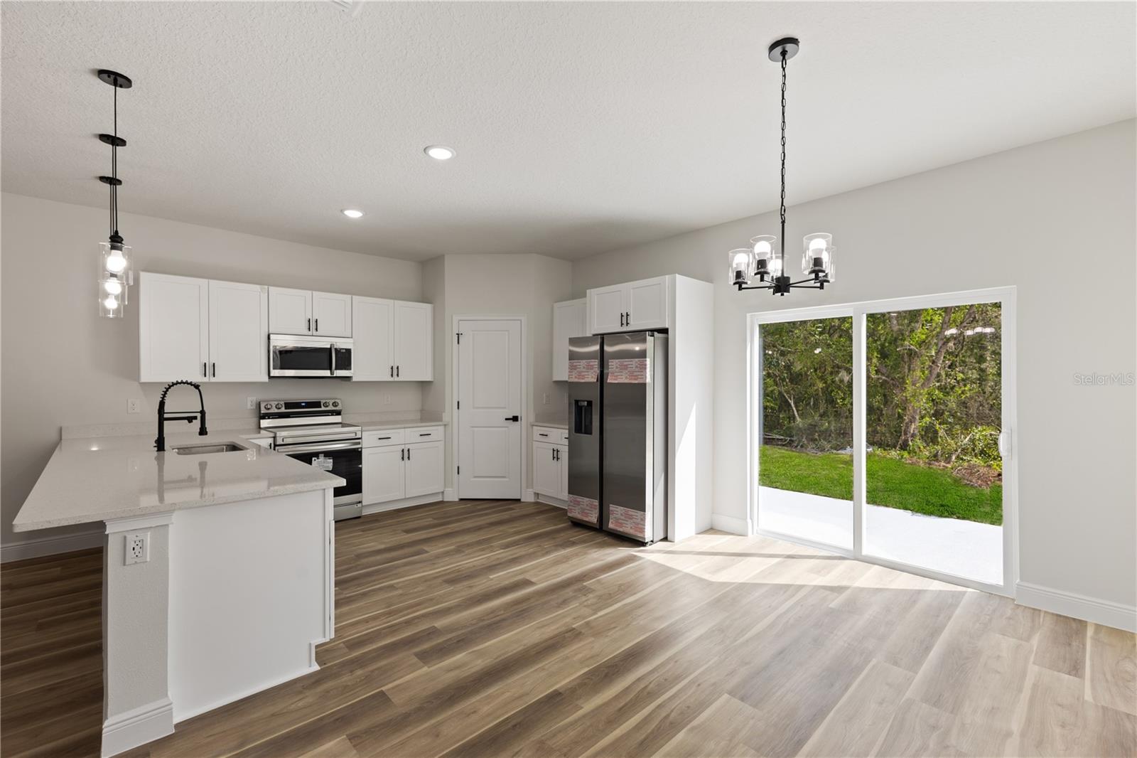 706 MARION OAKS MANOR