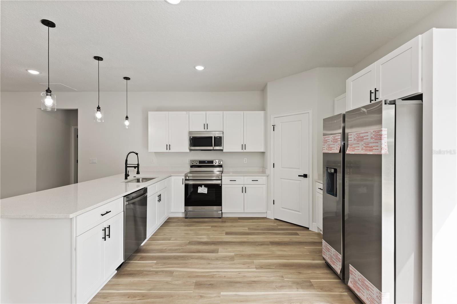 706 MARION OAKS MANOR