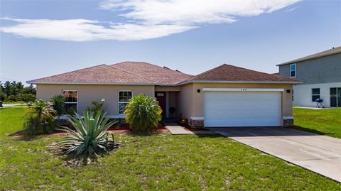Photo of 340 Elderberry Court, Kissimmee, FL 34759 (MLS # S5145710)