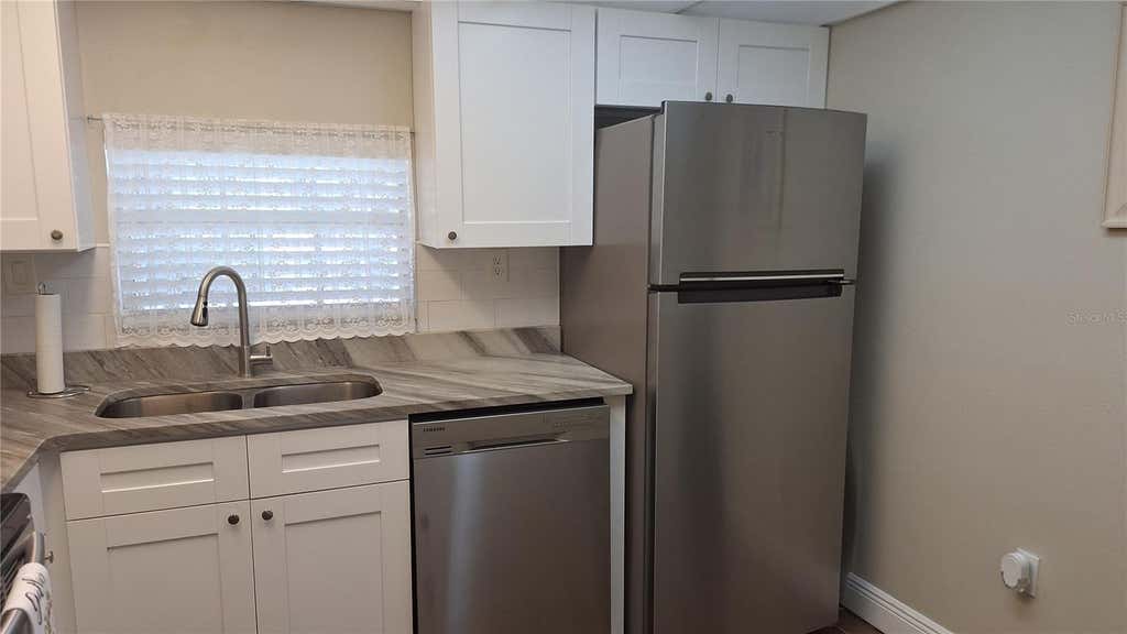 Photo of 809 Russell Lane #323, Brandon, FL 33510 (MLS # A4703309)