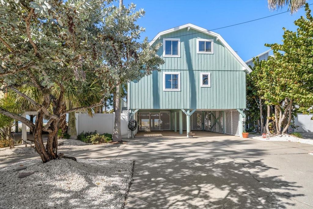 Photo of 8640 W Gulf Boulevard, Treasure Island, FL 33706 (MLS # TB8469911)