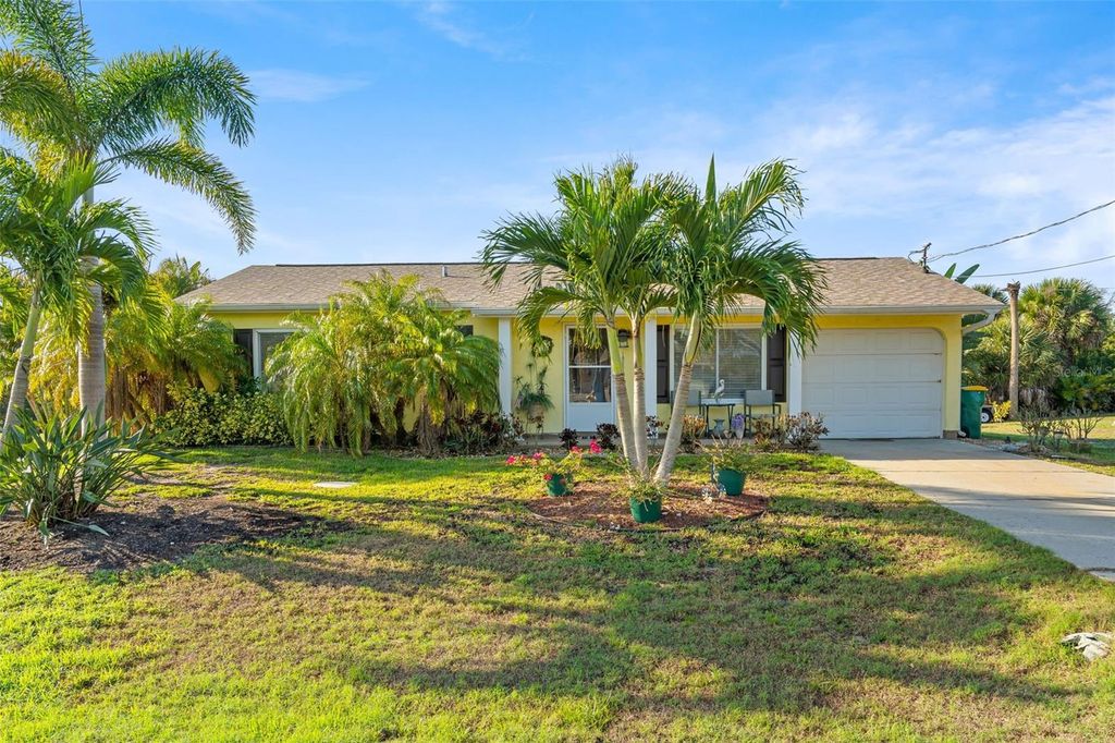 Photo of 18234 Avonsdale Circle, Port Charlotte, FL 33948 (MLS # A4685847)