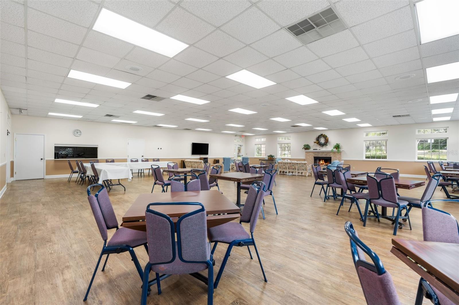 WILLIAMSBURG AT MEADOWBROOK - Residential