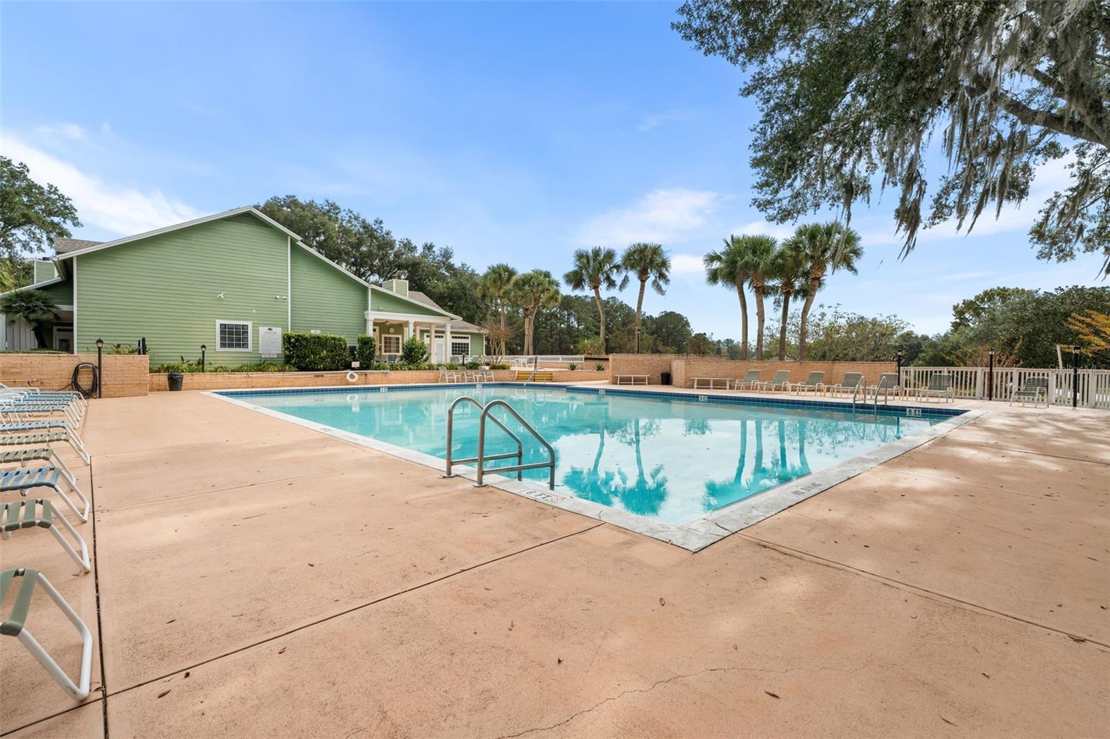 WILLIAMSBURG AT MEADOWBROOK - Residential