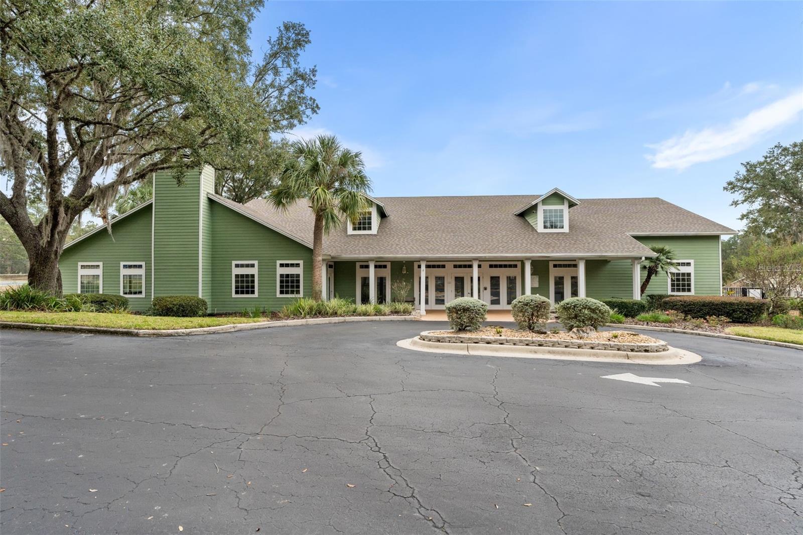 WILLIAMSBURG AT MEADOWBROOK - Residential