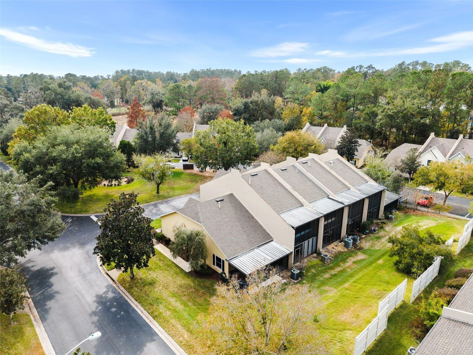 WILLIAMSBURG AT MEADOWBROOK - Residential