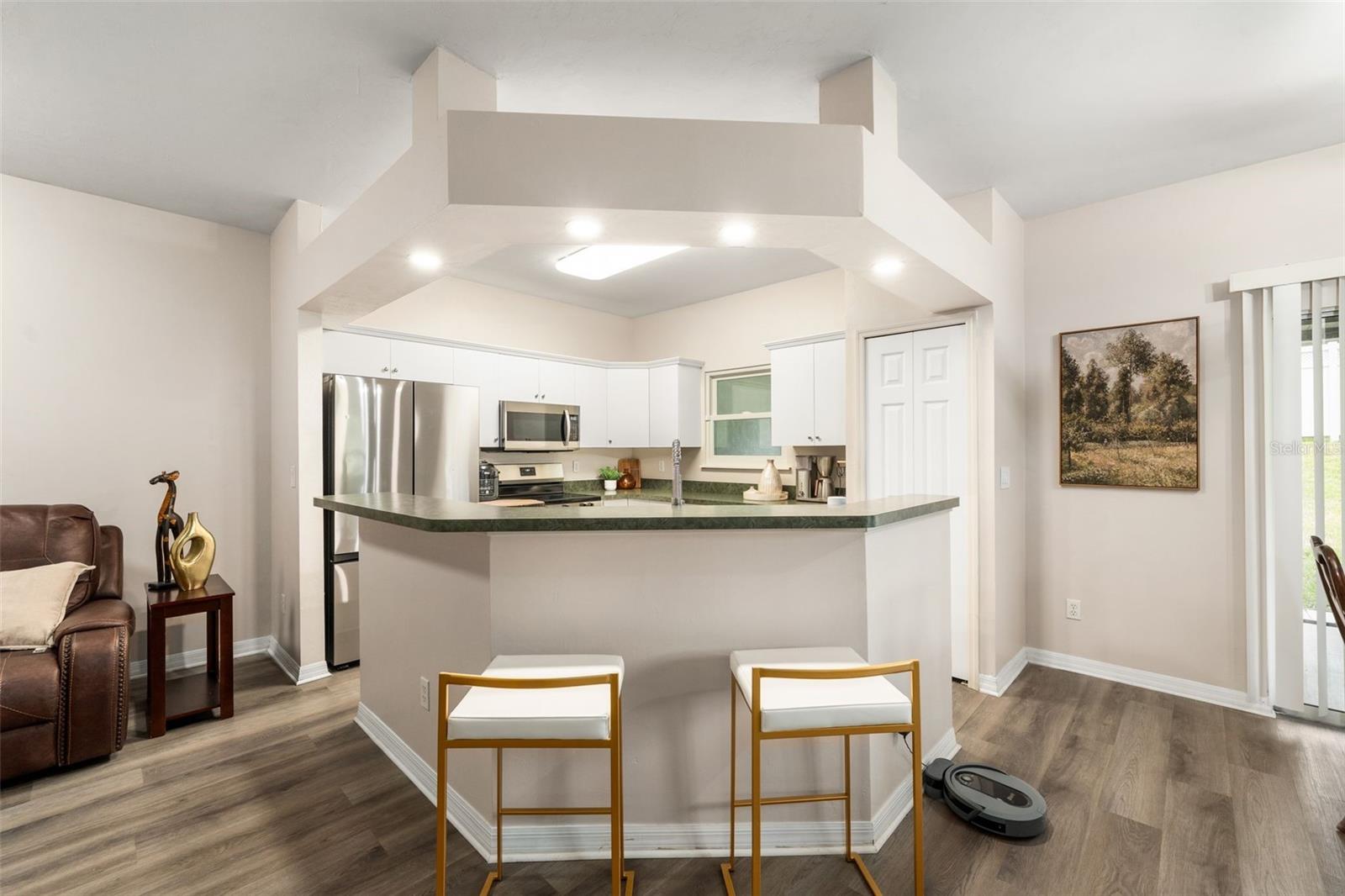 WILLIAMSBURG AT MEADOWBROOK - Residential