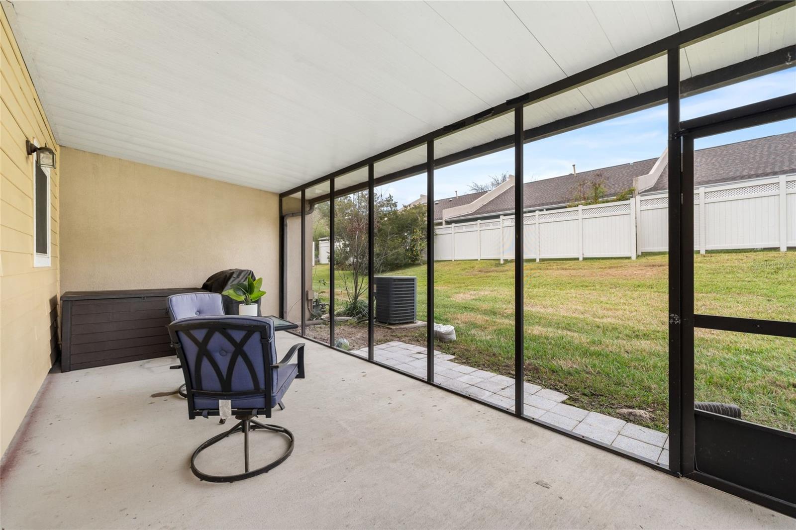 WILLIAMSBURG AT MEADOWBROOK - Residential