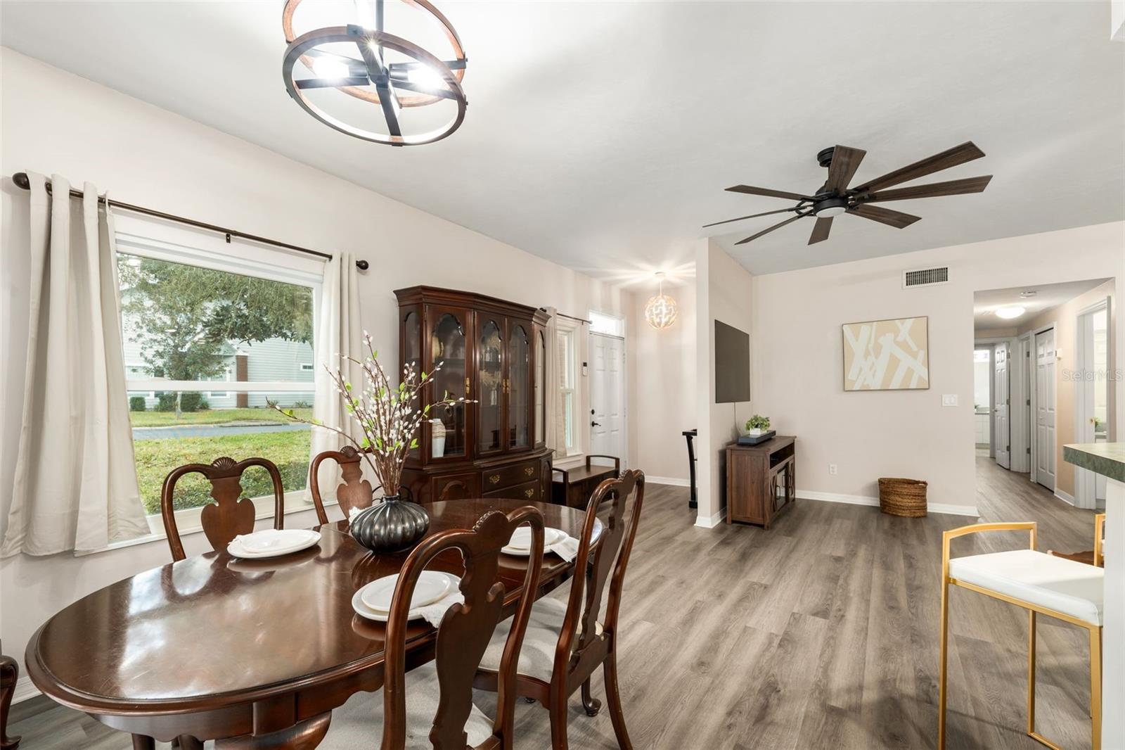 WILLIAMSBURG AT MEADOWBROOK - Residential