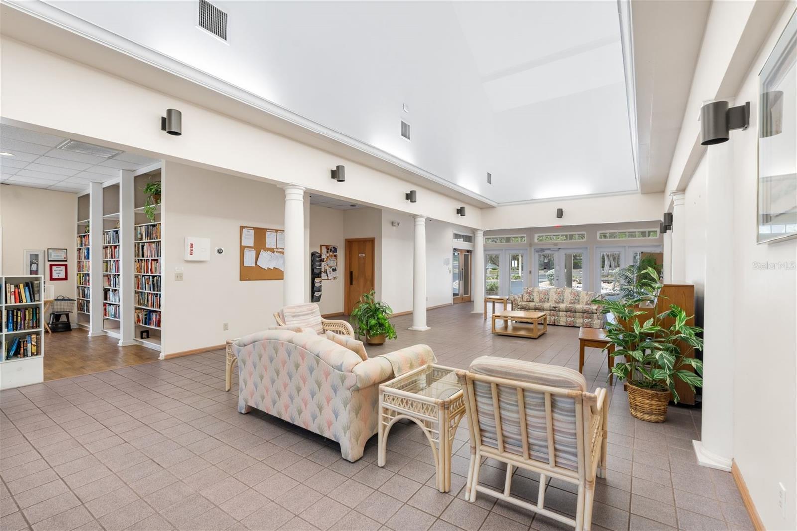 WILLIAMSBURG AT MEADOWBROOK - Residential