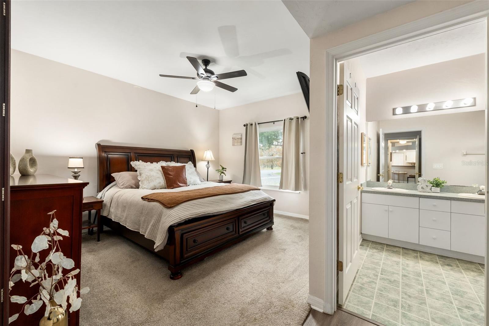 WILLIAMSBURG AT MEADOWBROOK - Residential