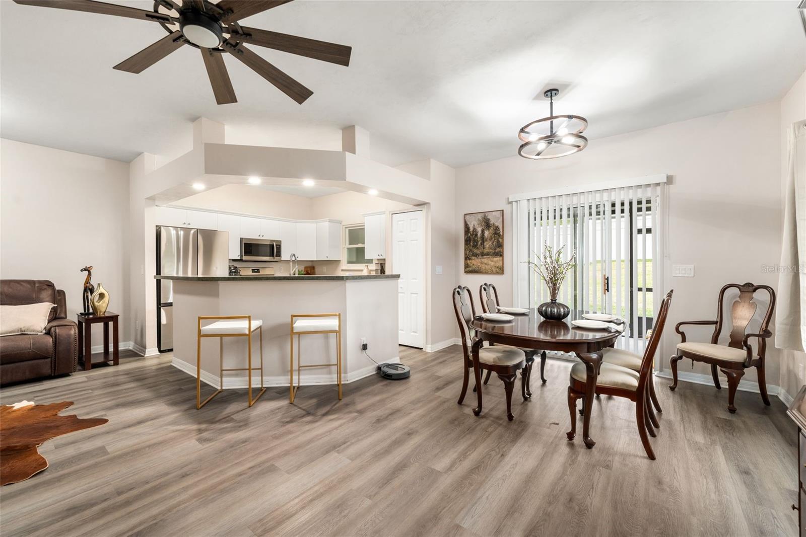 WILLIAMSBURG AT MEADOWBROOK - Residential